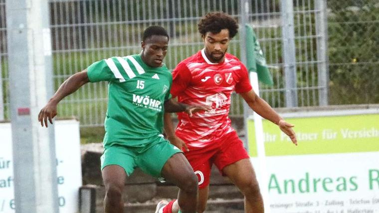 Doppeltorschütze auf Heimaturlaub: SVA Palzing schlägt den Tabellenführer mit 2:0