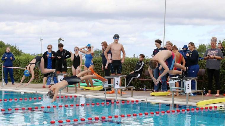 ADRA Freibad-Cup: 110 Starter messen sich in über 70 Rennen