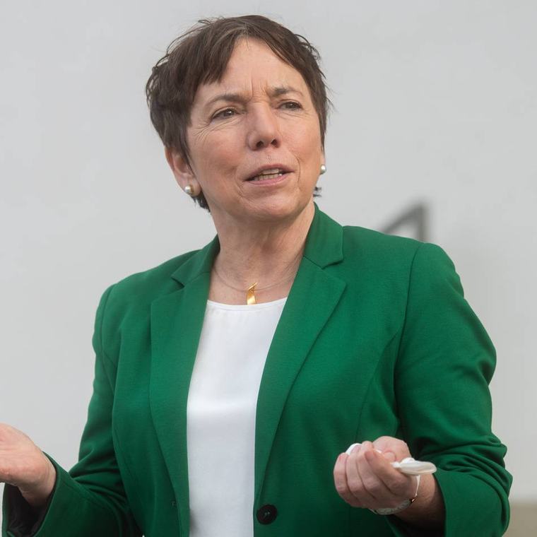 Margot Käßmann hat ein neues Buch geschrieben: „Pazifisten sind nicht naiv“