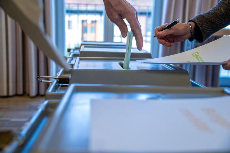 Korrektes Verhalten im Wahllokal: Fünf Tipps für unfallfreies Wählen – eine Kolumne