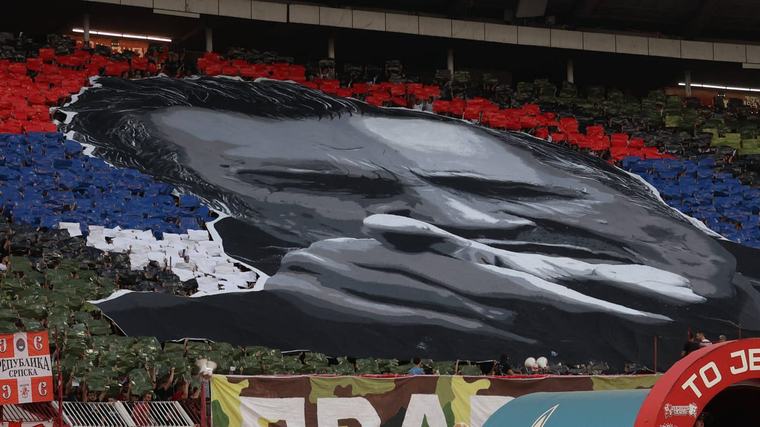 Ratko Mladić: Fußballfans feiern Kriegsverbrecher im Derby