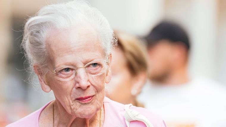 Königin Margrethe nach Schwächeanfall im Krankenhaus – sie verpasst Beerdigung von König Harald