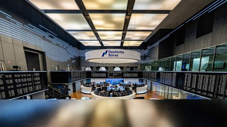 Marktbericht: DAX verteidigt runde Marke