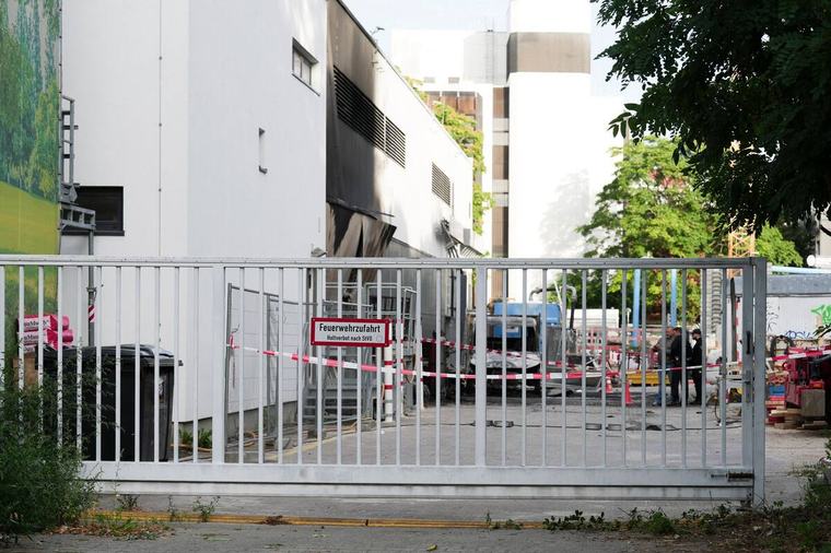 Berlin: Feuer in Umspannwerk nach Kurzschluss – Explosion in der Nacht