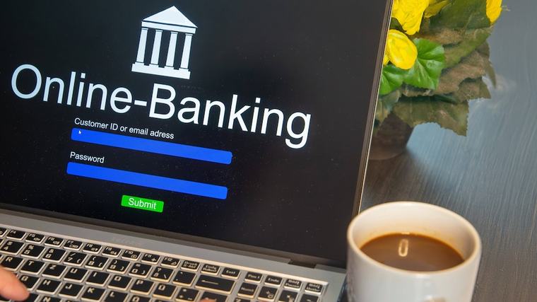 Geld, Finanzen & Recht