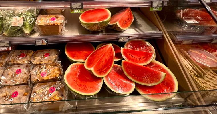 Darum sollten Sie aufgeschnittene Wassermelone im Supermarkt besser liegen lassen