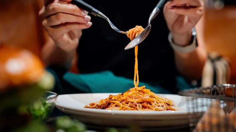 Ab dieser Uhrzeit sollten Sie nicht mehr essen