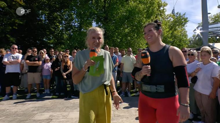 Andrea Kiewel schockiert über eigenen Männer-Spruch im „Fernsehgarten”: „Hab ich nicht gesagt!”