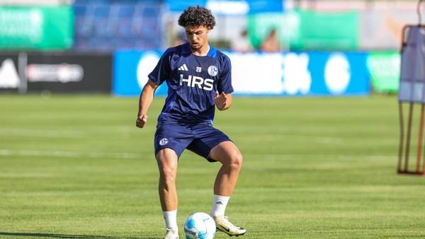 Nach Schalke-Vertragsauflösung: Aris Bayindir läuft jetzt drei Klassen tiefer auf