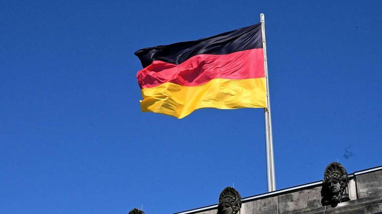 Neue Umfrage: AfD bleibt nach der Sommerpause klar vor der Union