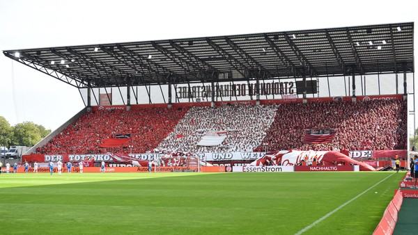 RWE: Die aktive Fanszene polarisiert – jetzt bittet sie um Unterstützung