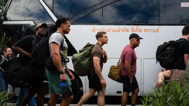 Landgang nach fast einem Jahr: Tausende US-Soldaten feiern in Thailands „Sündenmetropole“