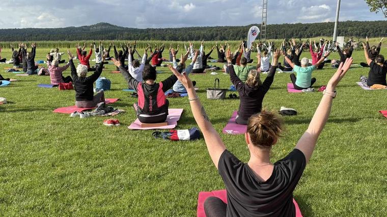 Yogasommer endet mit bis zu 50 Teilnehmern pro Verein