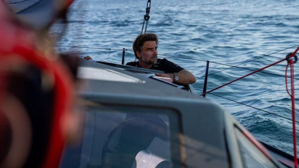 Nach Unfall im Atlantik: Boris Herrmann startet Aufholjagd