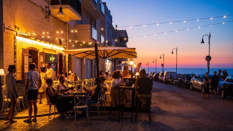 Wirtin in Italiens Insel-Paradies schimpft über Urlauber-Trend: „Wir sind ein Restaurant, keine Bar“