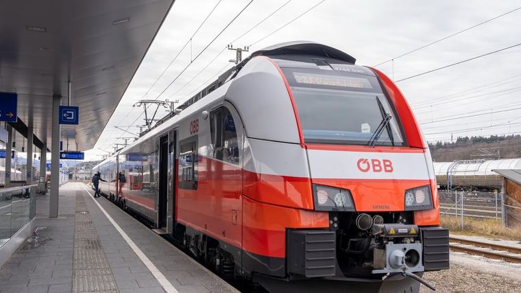 Fahrgast muss 104 Euro für zwei Tage Parken auf Bahn-Parkplatz in Österreich zahlen – Westbahn-Ticket nicht erkannt