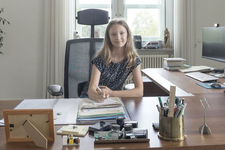 18:04 Uhr Wie Emilia (9) zu Sachsens Ministerpräsidentin wurde