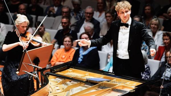 Sensationell: Bochums neuer Orchesterchef Aurel Dawidiuk legt los wie die Feuerwehr