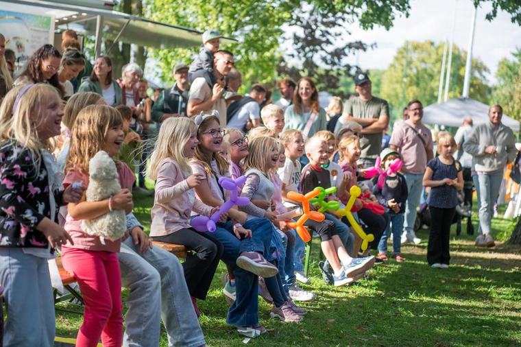 Großer Andrang beim Dorftag: Jung und Alt feiern gemeinsam – „Je oller, je doller“